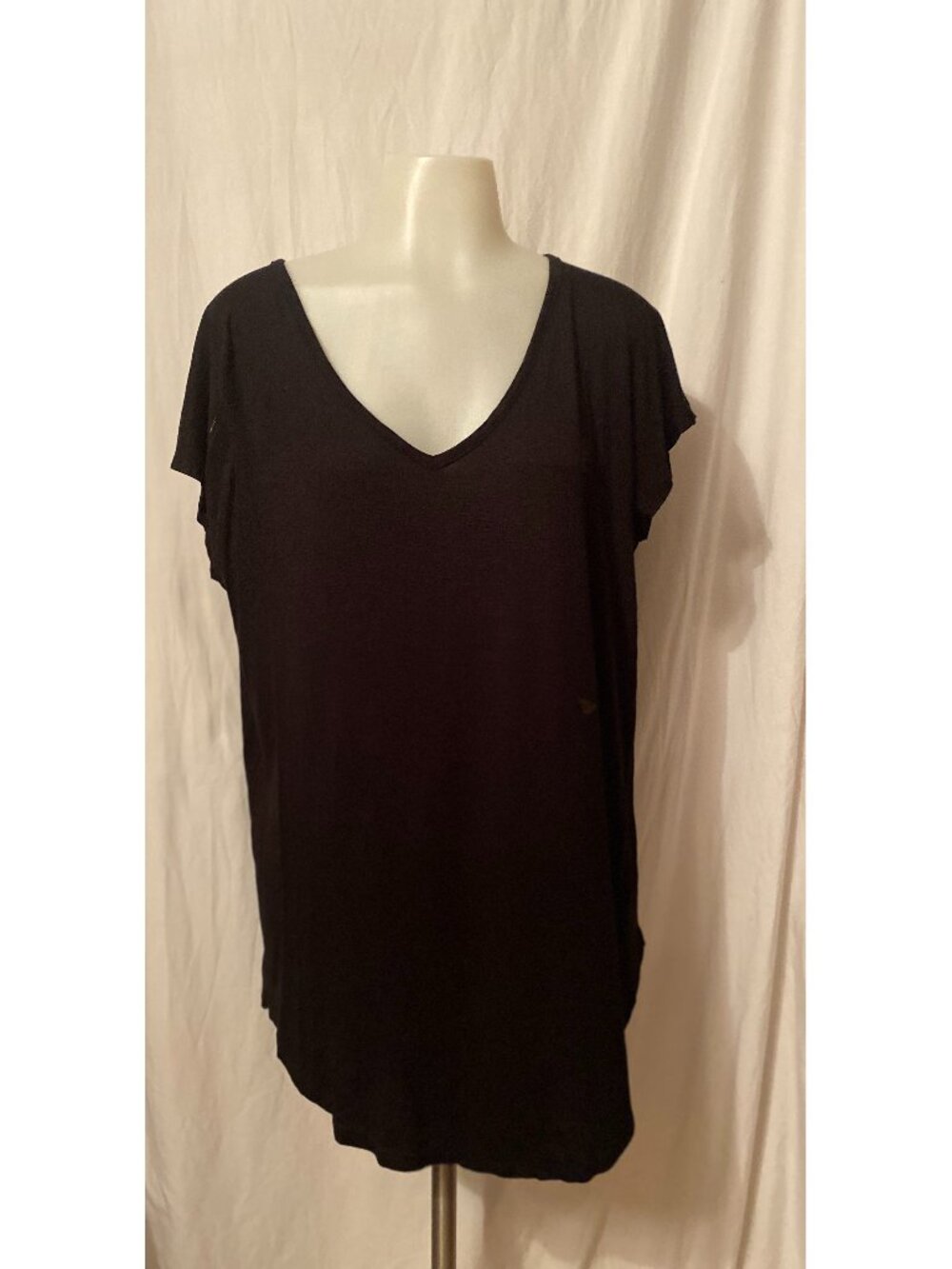Maurices 24/7 NWT Black V-Neck Tee